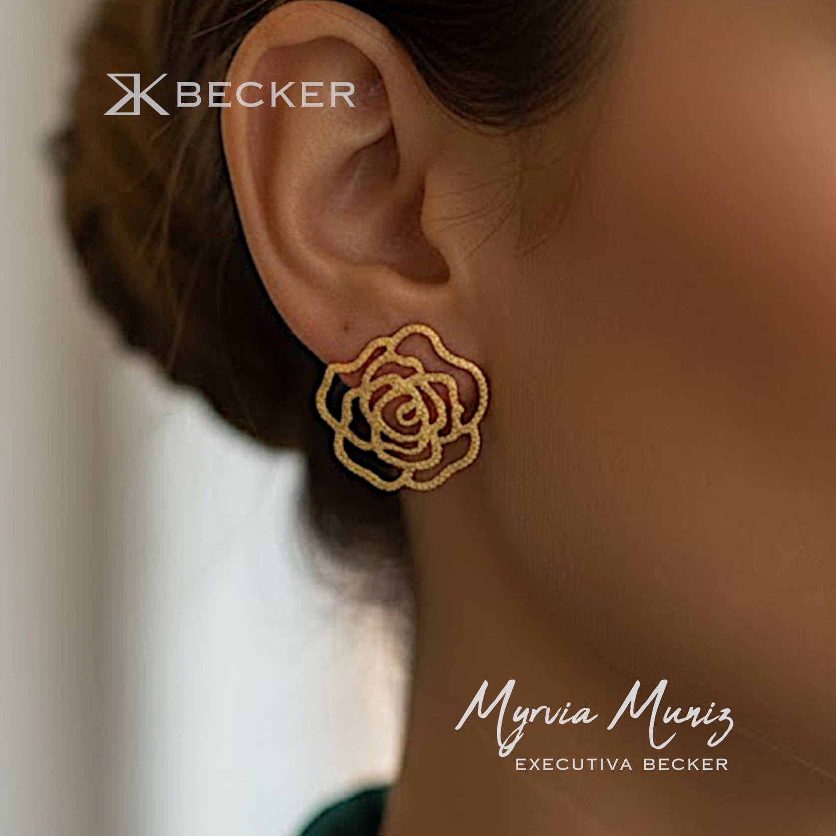 BRINCO ROSA VAZADA OURO