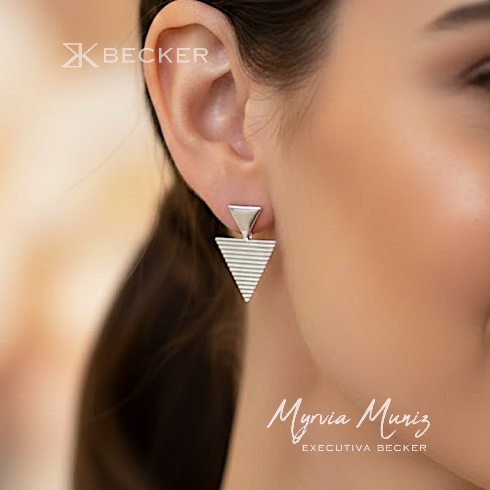 BRINCO PIRAMIDES GRANDE PRATA